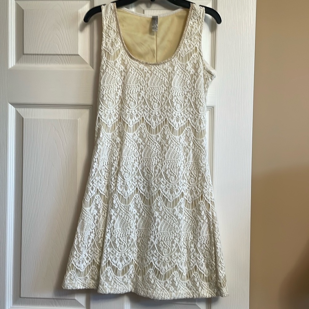 Ophelia girls creme dress size small